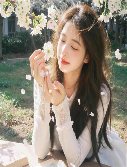 文化研究：《和女儿的日常 第一季》如何展现灯光的布光艺术与情绪烘托 揭示电影的文化价值与意义